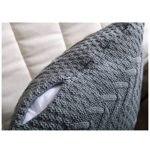 Classic White Textured Chic Fall/Winter Trendy Cute Accent Pillow for Bed/Sofa - Picture 4 of 12